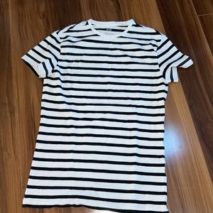Small H&M muscle fit striped tee T-shirt 95% cotton